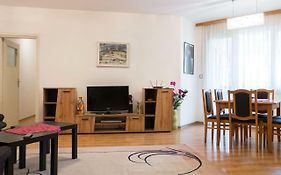 Glorious - 2-Bedroom Apartment Near Youth Hill By Flat Mаnager